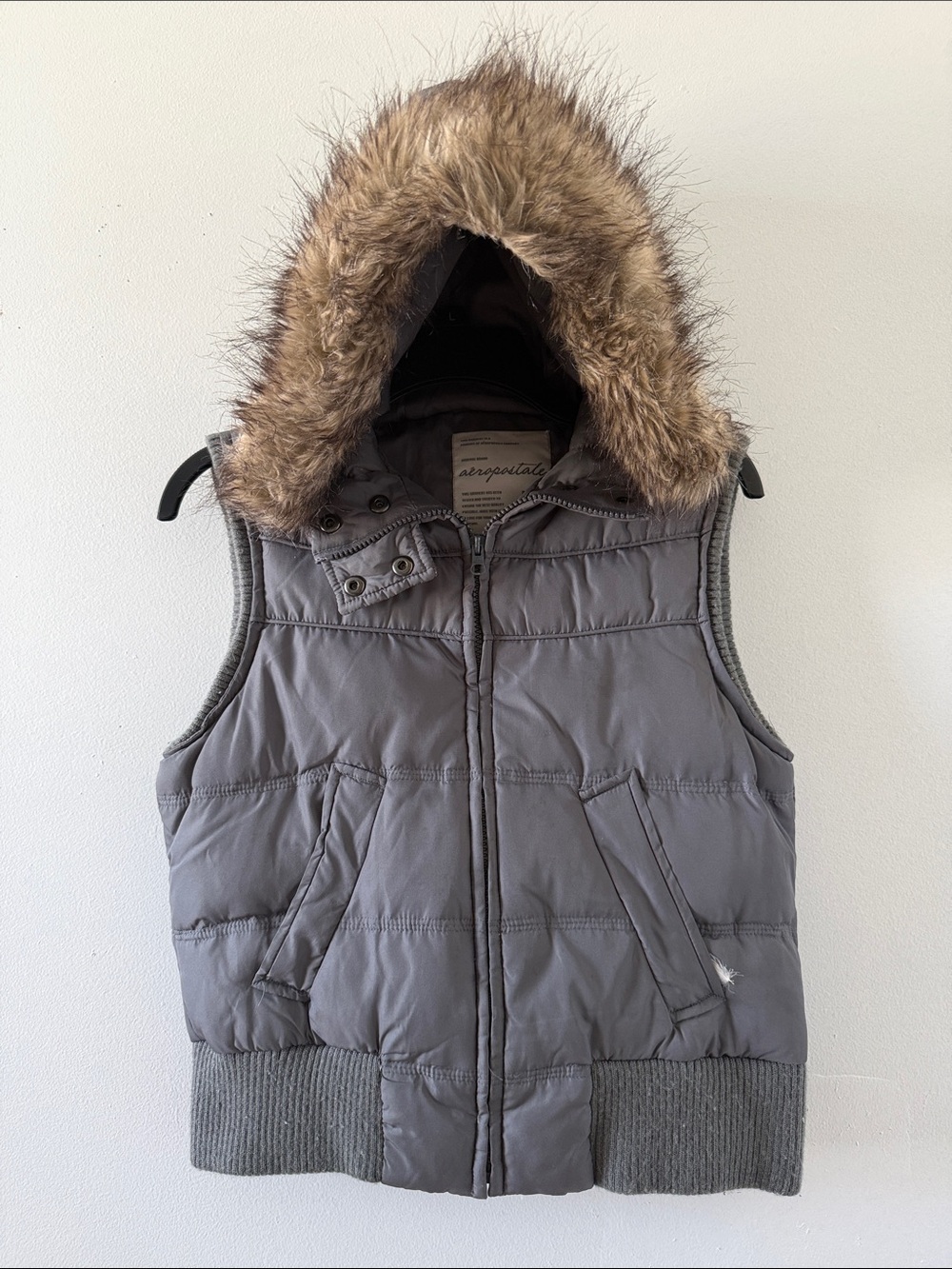 Aeropostale Gray Quilted Puffer Vest with Faux Fur Trim Hood size L